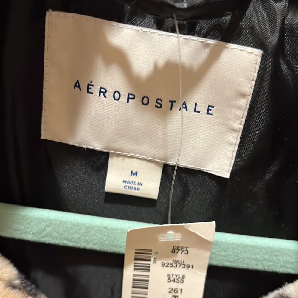 Aeropostale faux fur leopard jacket.  Size medium. - Picture 5 of 8